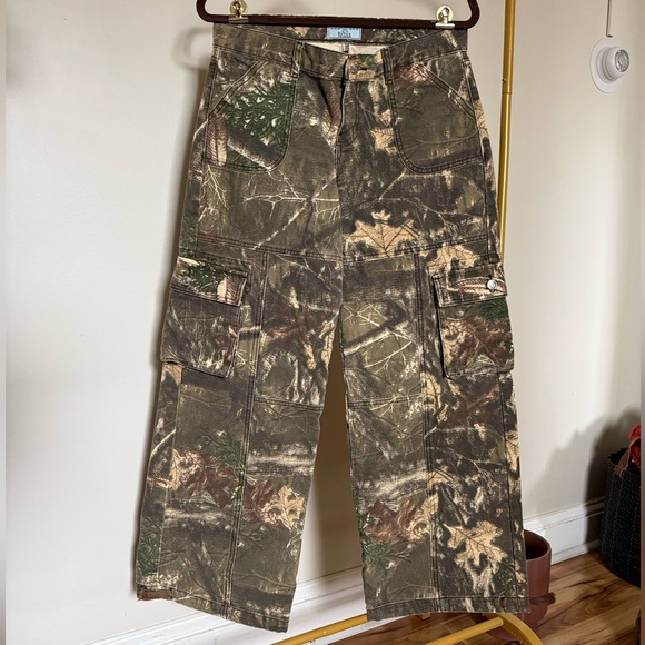 REVICE Pants - REVICE Green Brown Camouflage Wide-Leg Cargo Pants